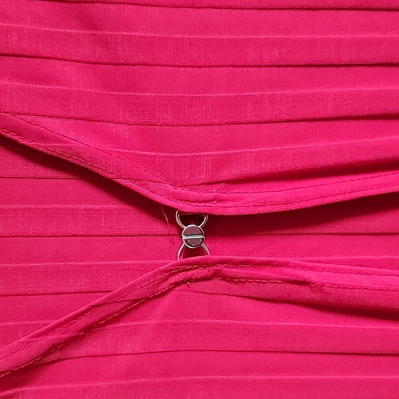 Women's The Attic Blouse, Color Red. Size L - Picture 2 of 8